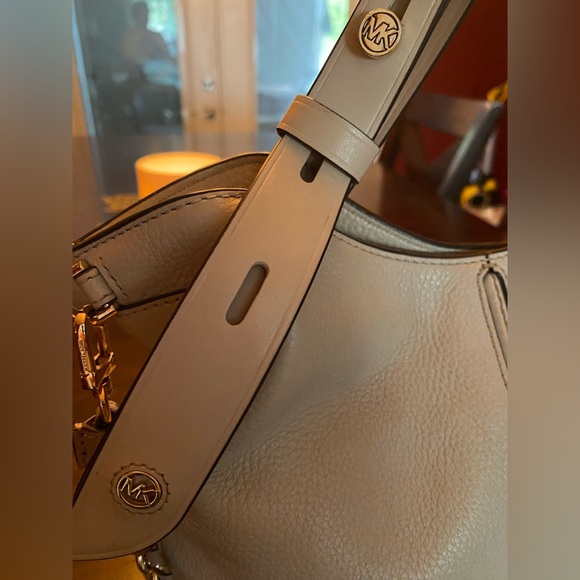 Michael Kors  Leather Shoulder Bag - Picture 3 of 11